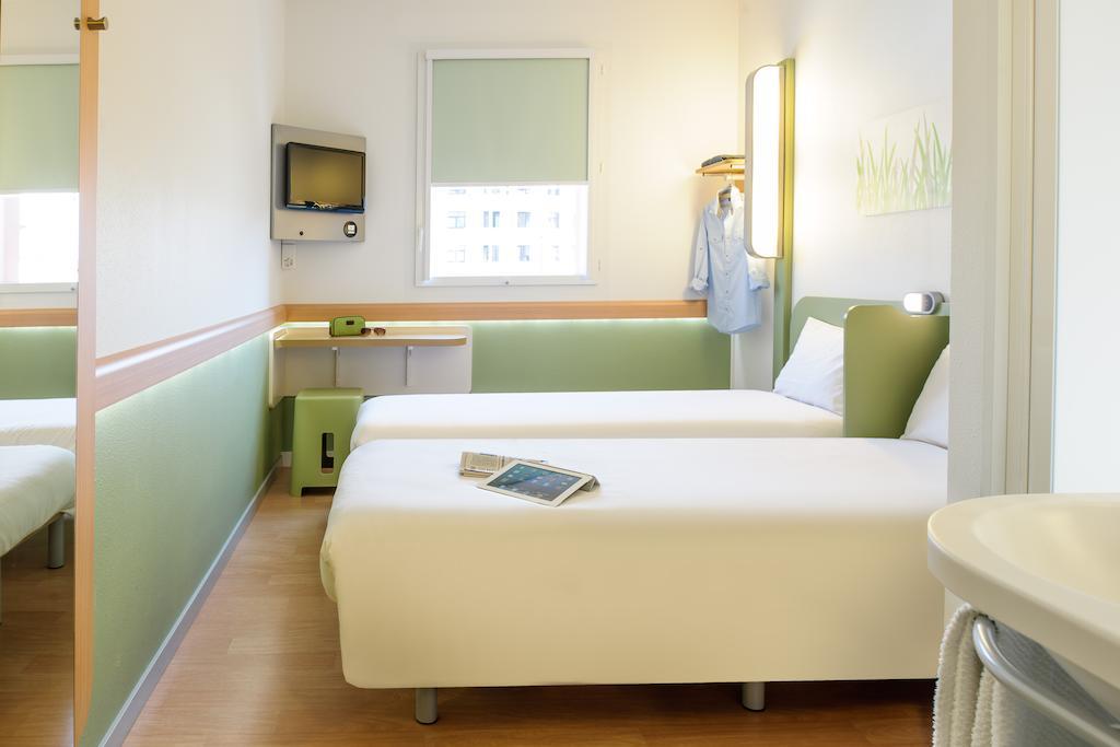 Ibis Budget Lugano Paradiso Esterno foto